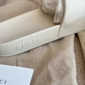GUCCI 25 Authentic LEATHER SLIDES Men 7 can fit Women 8 Or 85 Gucci | Shoes | Gucci 25 Authentic Leather Slides Men 7 Can  main image 2